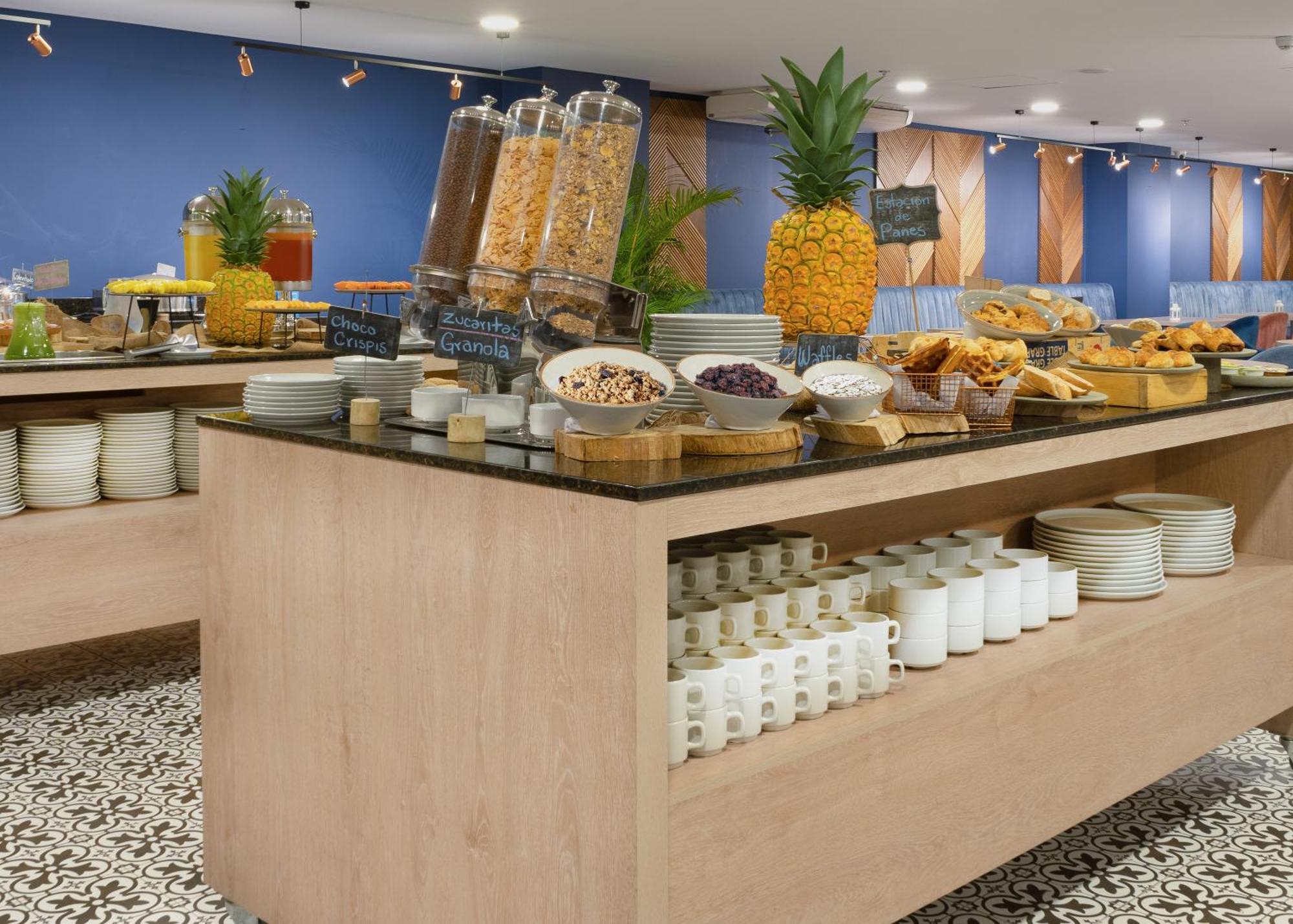 Hilton Garden Inn Cali Ciudad Jardin Exterior photo