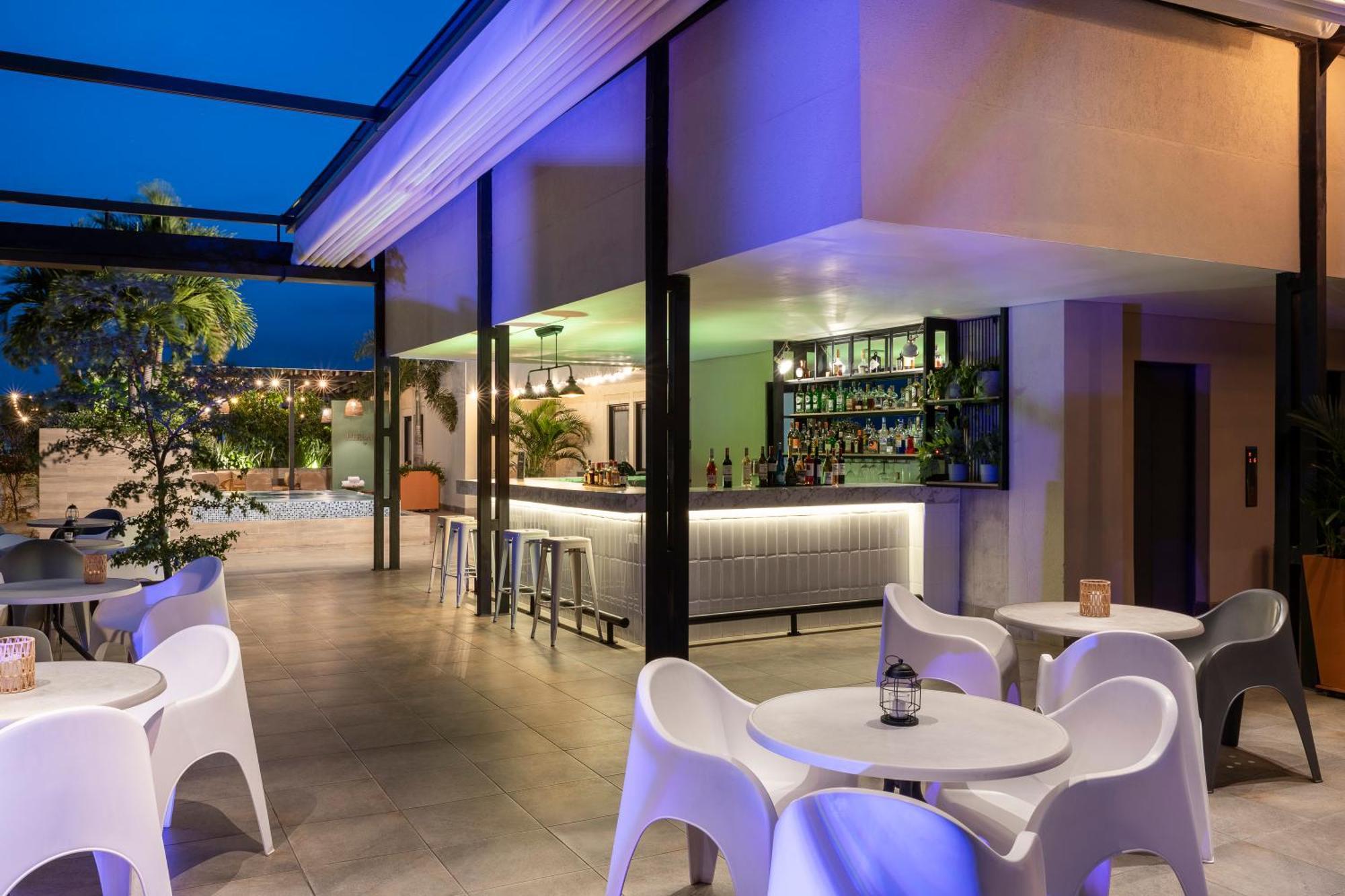 Hilton Garden Inn Cali Ciudad Jardin Exterior photo