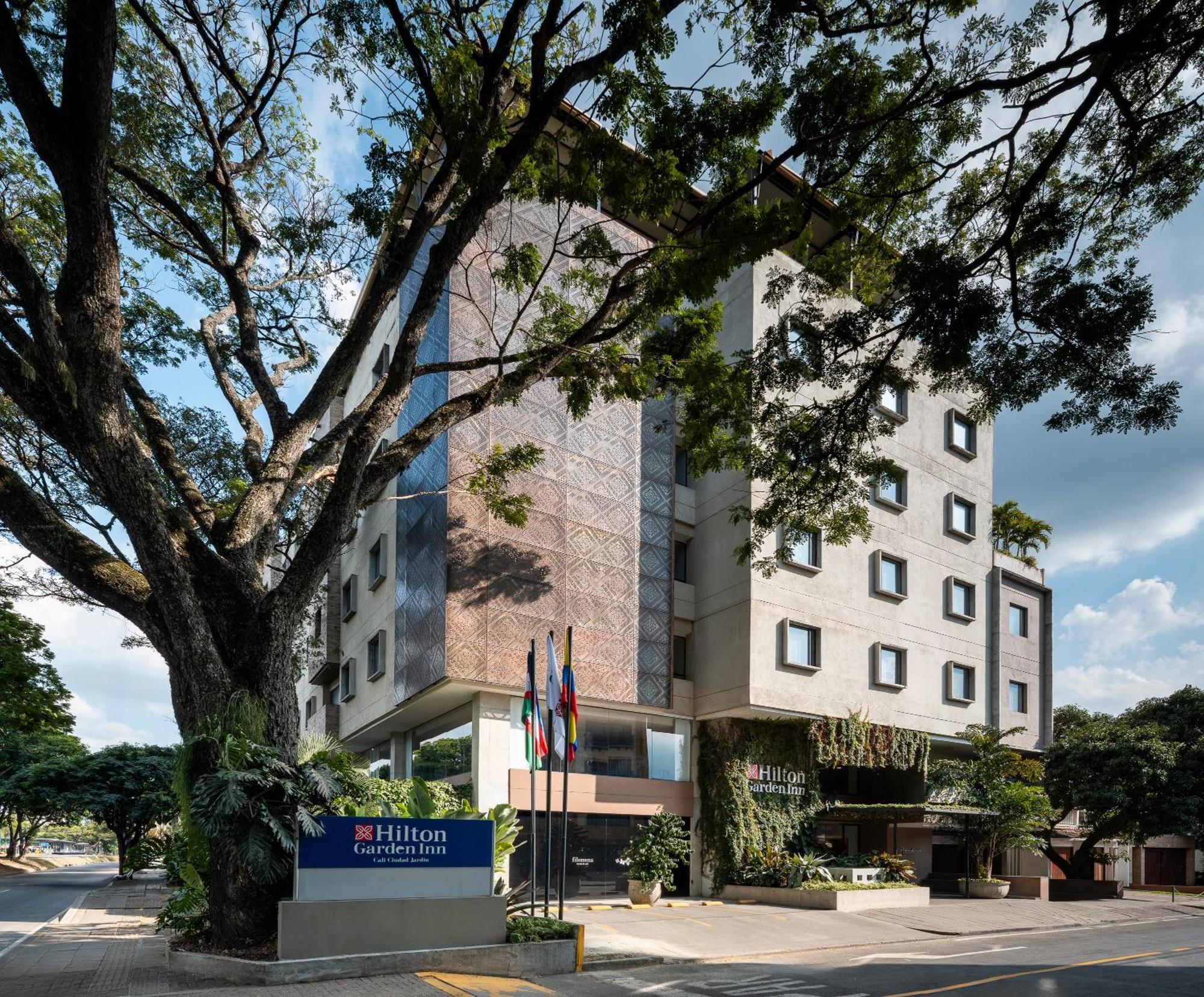 Hilton Garden Inn Cali Ciudad Jardin Exterior photo