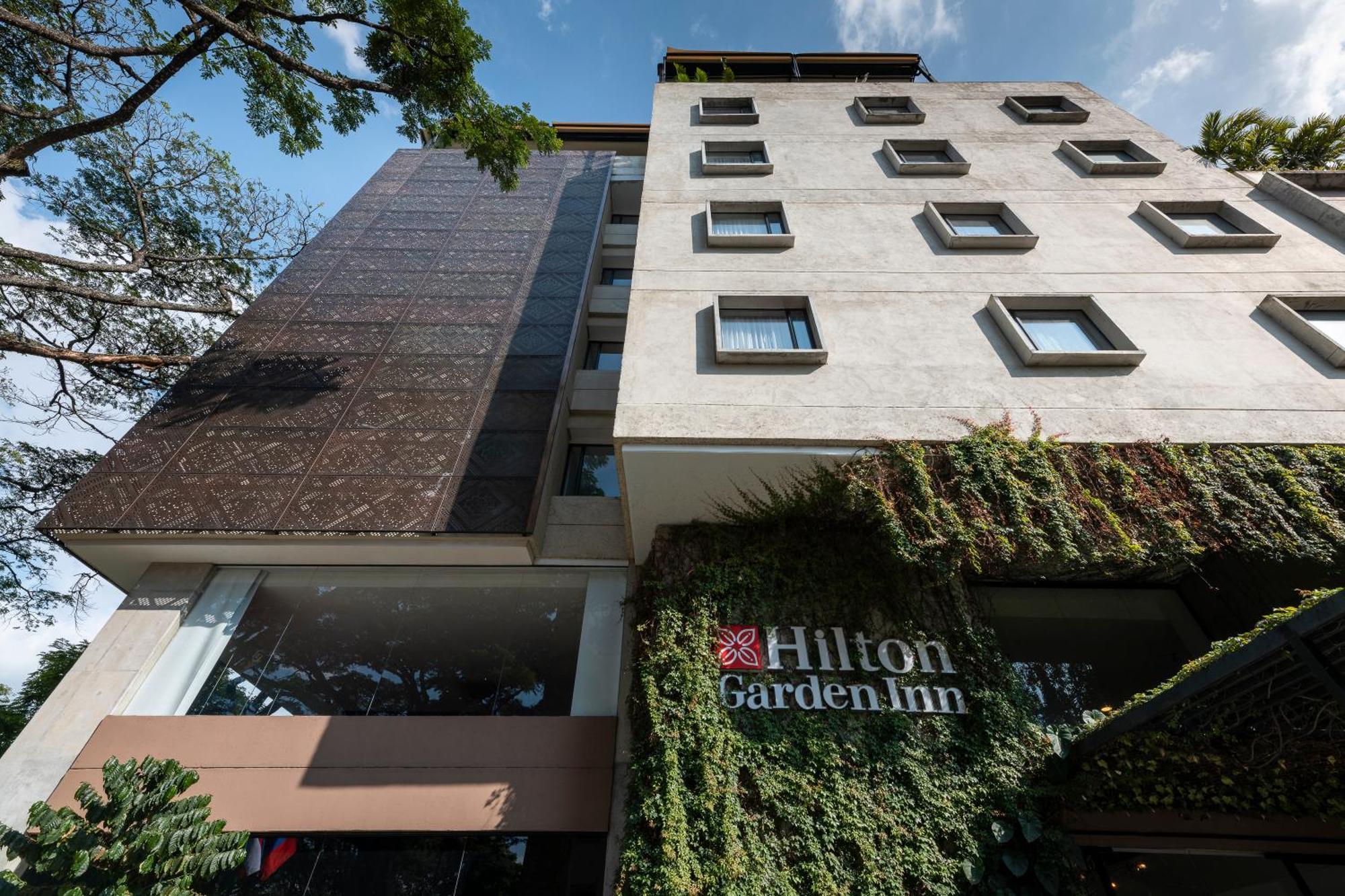 Hilton Garden Inn Cali Ciudad Jardin Exterior photo