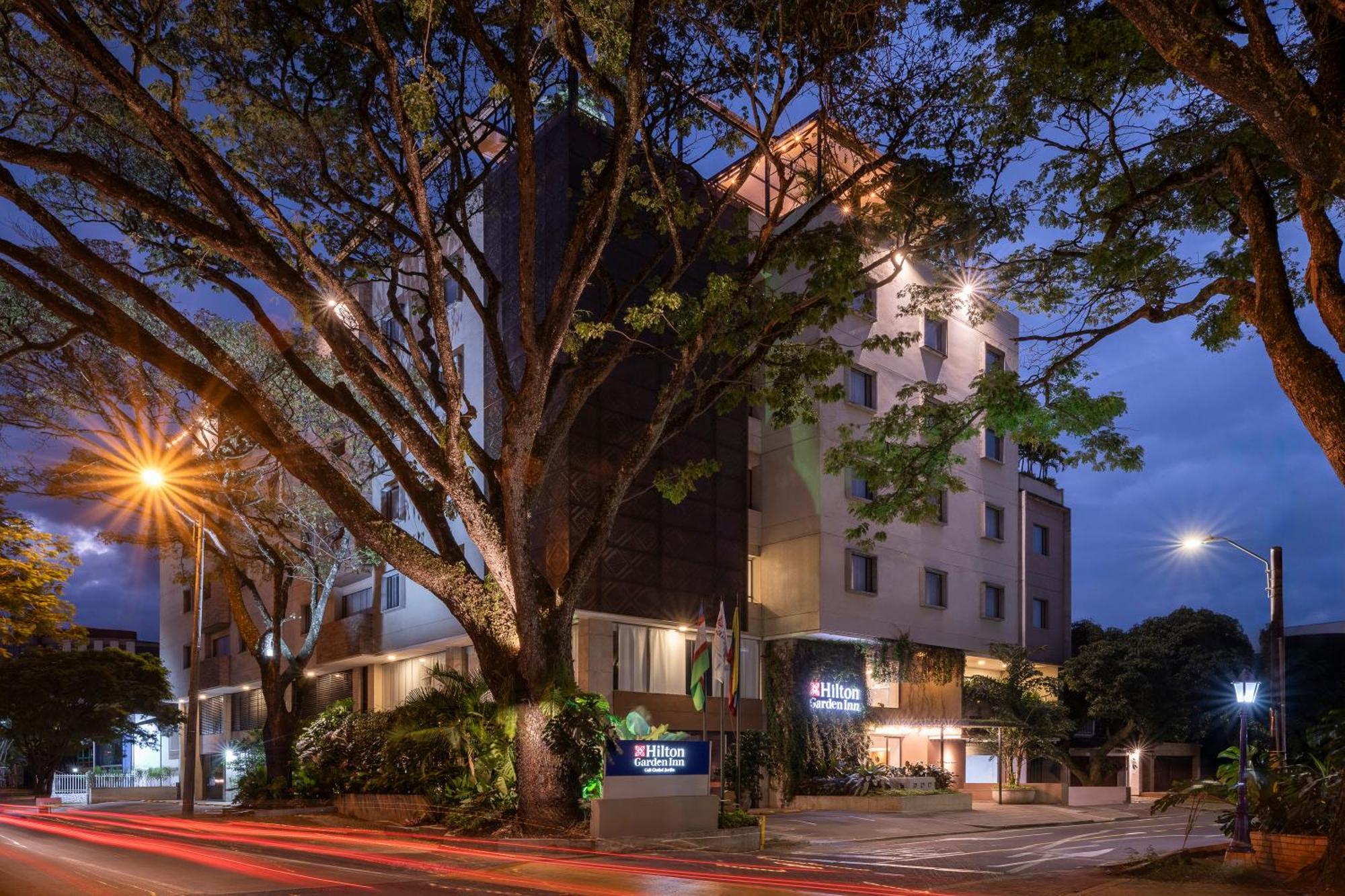 Hilton Garden Inn Cali Ciudad Jardin Exterior photo