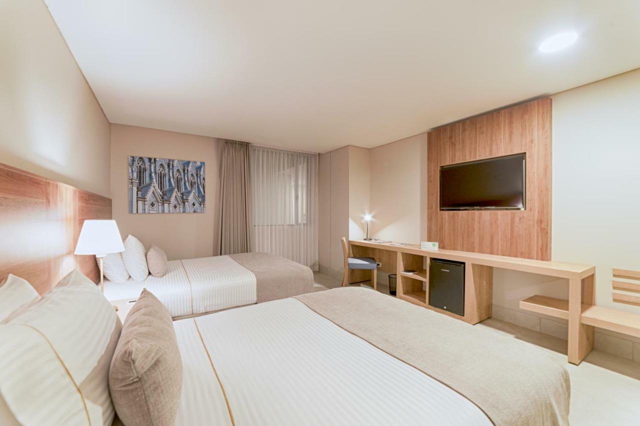 Hilton Garden Inn Cali Ciudad Jardin Exterior photo
