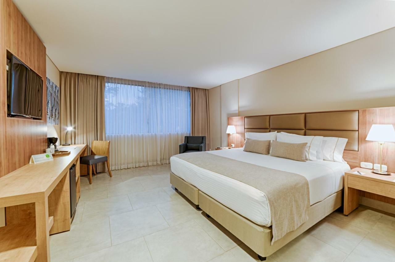 Hilton Garden Inn Cali Ciudad Jardin Exterior photo